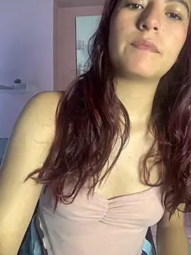 Snapshot of EveRave_Pink chatting on May 24, 1:27 pm EveRave Pink online show from May 24, 1:27 pm