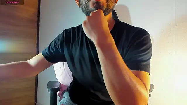 Snapshot of Kael_cassian chatting on June 10, 2:27 pm Kael cassian online show from June 10, 2:27 pm
