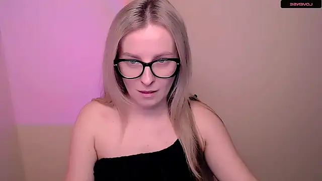 Snapshot of MariaTess_ chatting on May 12, 3:20 pm MariaTess online show from May 12, 3:20 pm