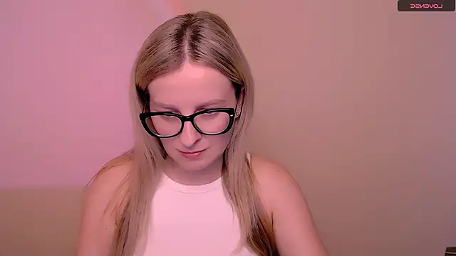 Snapshot of MariaTess_ chatting on May 25, 12:22 pm MariaTess online show from May 25, 12:22 pm