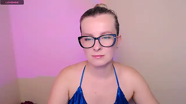 Snapshot of MariaTess_ chatting on June 15, 1:35 pm MariaTess online show from June 15, 1:35 pm