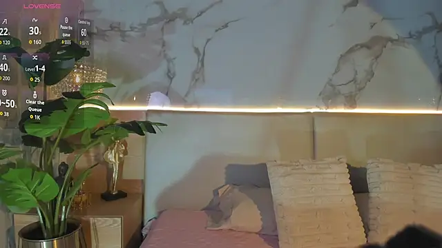 Snapshot of Sienna_Bellucci1 chatting on June 6, 11:37 am Sienna Bellucci1 online show from June 6, 11:37 am