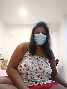 Xbees CT online show from June 12, 5:45 pm
