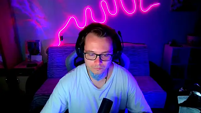 MeLanXolik online show from June 10, 6:51 pm
