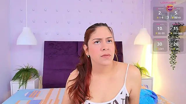 Snapshot of Sirenyrouss chatting on June 8, 2:12 am Sirenyrouss online show from June 8, 2:12 am