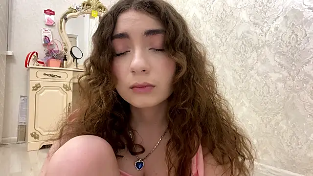 Snapshot of Rosie_Sweety chatting on June 5, 7:30 pm Rosie Sweety online show from June 5, 7:30 pm
