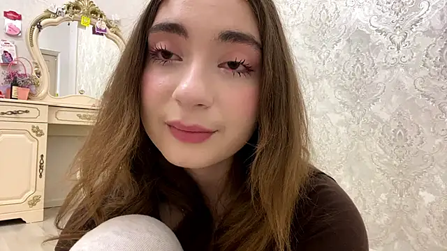 Snapshot of Rosie_Sweety chatting on June 7, 8:23 pm Rosie Sweety online show from June 7, 8:23 pm