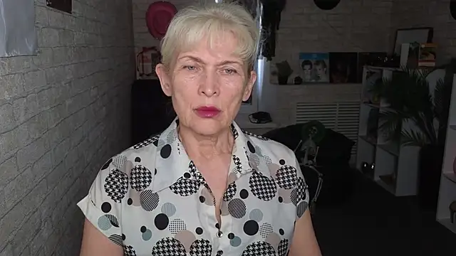 Snapshot of Nia_Natur chatting on May 22, 5:14 am Nia Natur online show from May 22, 5:14 am