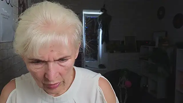 Snapshot of Nia_Natur chatting on June 4, 9:59 am Nia Natur online show from June 4, 9:59 am