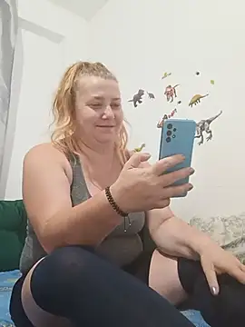JuliaBestX online show from July 13, 11:40 pm