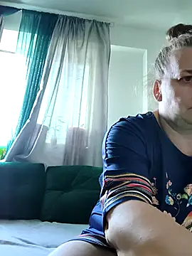 JuliaBestX online show from August 4, 4:48 am
