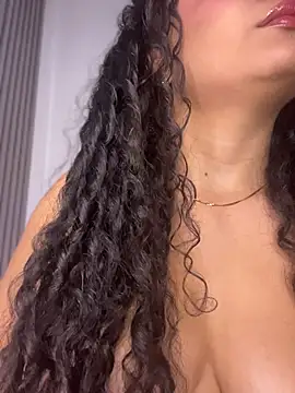 Snapshot of Yassy_11 chatting on June 5, 7:41 pm Yassy 11 online show from June 5, 7:41 pm