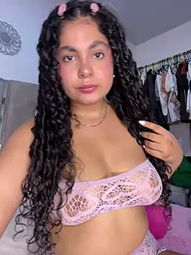 Snapshot of Yassy_11 chatting on June 16, 7:16 pm Yassy 11 online show from June 16, 7:16 pm