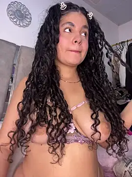 Yassy 11 online show from June 17, 7:48 pm
