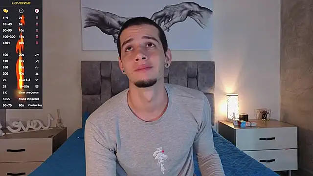 isaacblaze  online show from June 3, 3:53 am