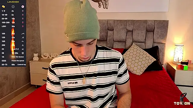 isaacblaze  online show from June 4, 3:56 am