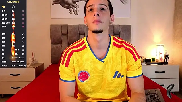 isaacblaze  online show from June 28, 3:45 am