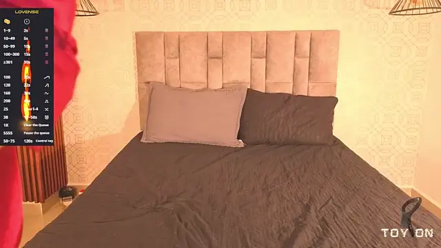 isaacblaze  online show from July 18, 3:33 am