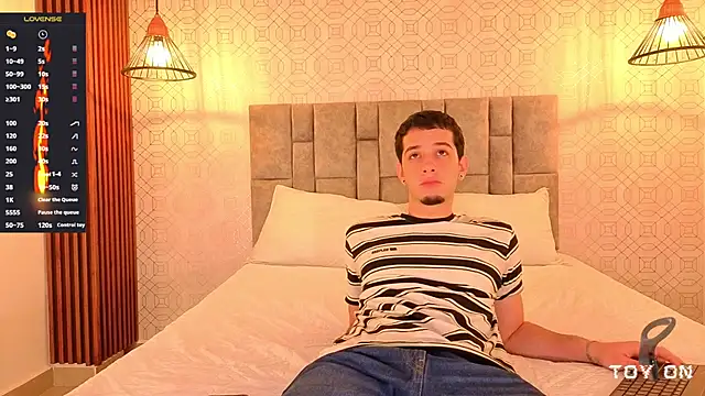 isaacblaze  online show from July 25, 3:37 am