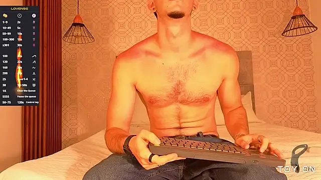 isaacblaze  online show from July 31, 3:28 am