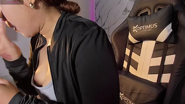 Snapshot of zamanthaa chatting on June 12, 6:51 pm zamanthaa online show from June 12, 6:51 pm