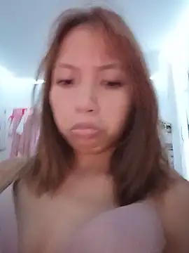 Snapshot of sweetpinayxxx chatting on June 1, 6:20 pm sweetpinayxxx online show from June 1, 6:20 pm