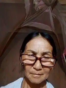Snapshot of Magy-006 chatting on May 18, 5:02 am Magy-006 online show from May 18, 5:02 am
