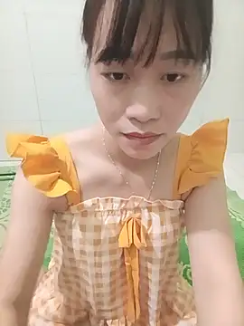 Snapshot of Logii_x chatting on June 10, 2:12 am Logii x online show from June 10, 2:12 am