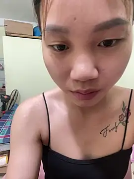 Snapshot of Vi_sexyy chatting on June 18, 9:25 am Vi sexyy online show from June 18, 9:25 am