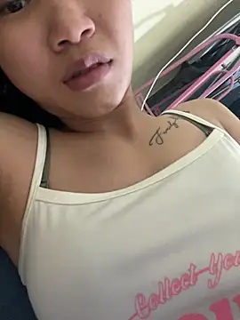 Snapshot of Vi_sexyy chatting on June 28, 8:31 am Vi sexyy online show from June 28, 8:31 am