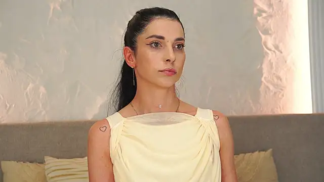 Snapshot of MissSophiee_ chatting on May 24, 8:03 pm MissSophiee online show from May 24, 8:03 pm