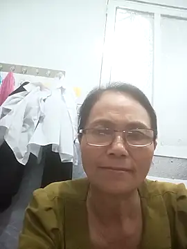 Snapshot of Vieekee chatting on May 11, 2:45 pm Vieekee online show from May 11, 2:45 pm