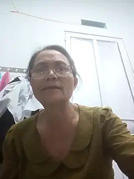 Snapshot of Vieekee chatting on May 11, 4:04 pm Vieekee online show from May 11, 4:04 pm