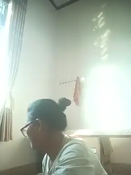 Snapshot of Vieekee chatting on May 13, 10:01 am Vieekee online show from May 13, 10:01 am