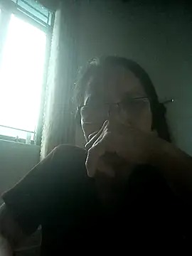 Snapshot of Vieekee chatting on May 21, 1:34 am Vieekee online show from May 21, 1:34 am