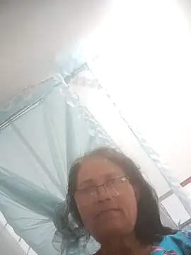 Snapshot of Vieekee chatting on May 22, 1:50 pm Vieekee online show from May 22, 1:50 pm