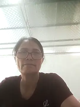 Snapshot of Vieekee chatting on May 28, 2:31 am Vieekee online show from May 28, 2:31 am