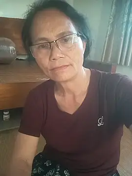 Snapshot of Vieekee chatting on May 31, 10:22 am Vieekee online show from May 31, 10:22 am