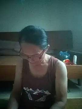 Snapshot of Vieekee chatting on June 13, 10:57 am Vieekee online show from June 13, 10:57 am