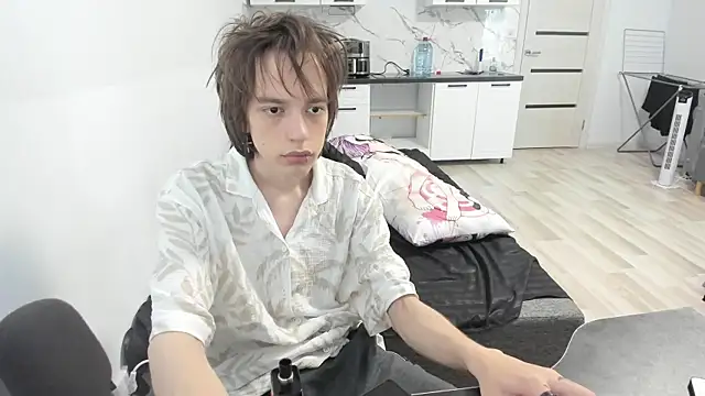 Snapshot of Nolan_Sagee chatting on June 14, 7:10 am Nolan Sagee online show from June 14, 7:10 am