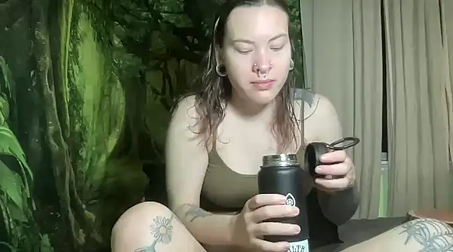 Snapshot of mo0ngoddess chatting on January 31, 2:48 am mo0ngoddess online show from January 31, 2:48 am