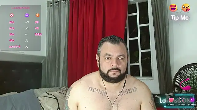 Snapshot of perverseveteranmanxxx chatting on May 23, 3:56 am perverseveteranmanxxx online show from May 23, 3:56 am