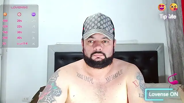 Snapshot of perverseveteranmanxxx chatting on May 31, 9:27 pm perverseveteranmanxxx online show from May 31, 9:27 pm