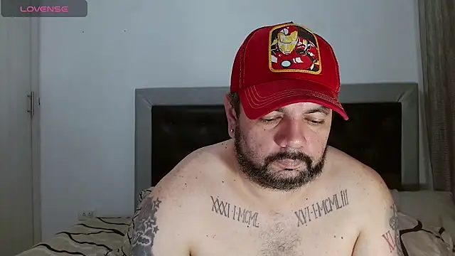 Snapshot of perverseveteranmanxxx chatting on June 11, 10:52 pm perverseveteranmanxxx online show from June 11, 10:52 pm