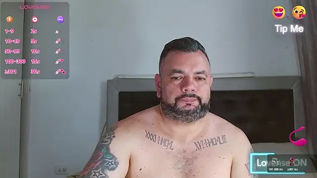 Snapshot of perverseveteranmanxxx chatting on June 14, 3:47 pm perverseveteranmanxxx online show from June 14, 3:47 pm