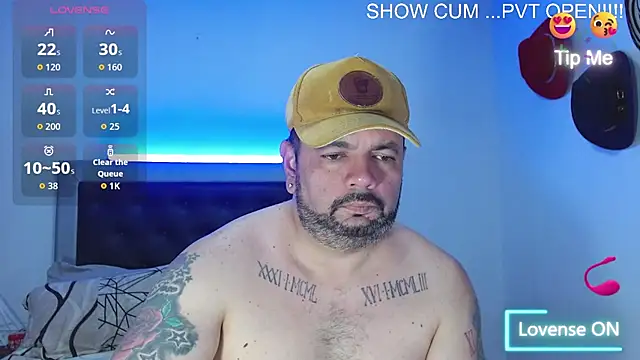 Snapshot of perverseveteranmanxxx chatting on July 15, 11:43 pm perverseveteranmanxxx online show from July 15, 11:43 pm