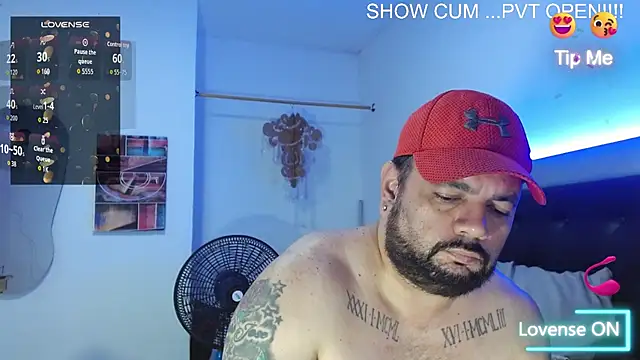 Snapshot of perverseveteranmanxxx chatting on July 29, 11:36 pm perverseveteranmanxxx online show from July 29, 11:36 pm