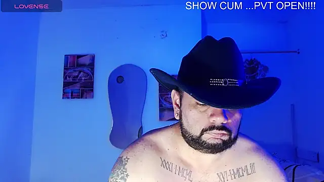 Snapshot of perverseveteranmanxxx chatting on August 2, 1:04 am perverseveteranmanxxx online show from August 2, 1:04 am