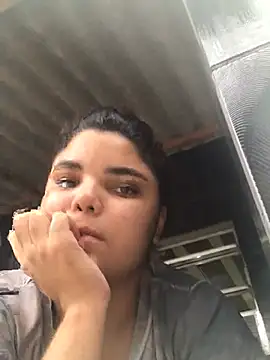 Snapshot of Cliaclara chatting on May 10, 7:41 pm Cliaclara online show from May 10, 7:41 pm