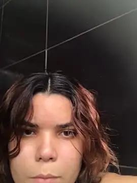 Snapshot of Cliaclara chatting on May 11, 5:32 pm Cliaclara online show from May 11, 5:32 pm